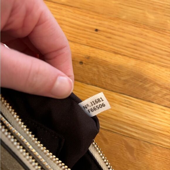 Coach Tan Double Zip Wristlet Wallet NWT - Picture 8 of 8